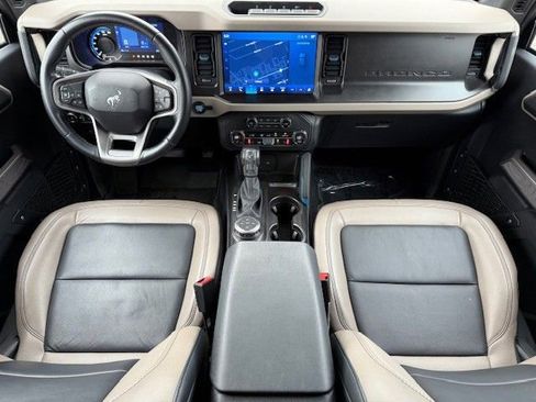Used 2023 Ford Bronco Wildtrak image 19