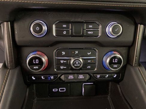 Used 2023 GMC Yukon XL AT4 w/ AT4 Premium Plus Package AWD/4WD image 36