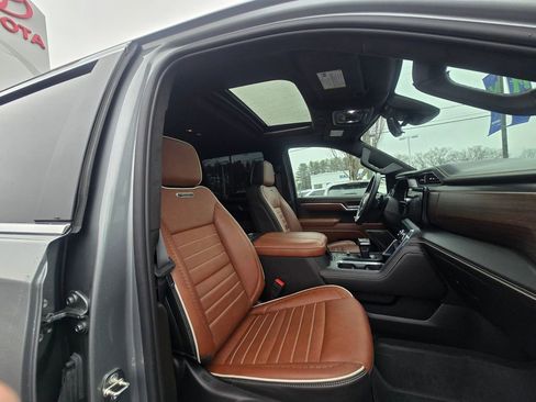 Used 2024 GMC Sierra 1500 Denali Ultimate image 12