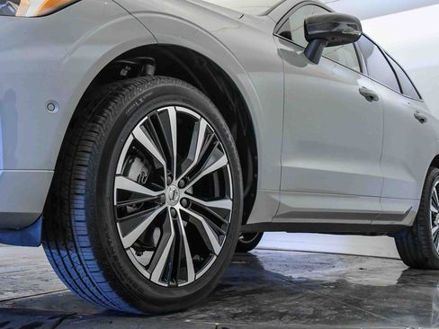 Certified 2025 Volvo XC60 B5 Plus w/ Protection Package Premier image 10