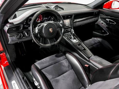 Used 2016 Porsche 911 Targa 4 GTS image 9