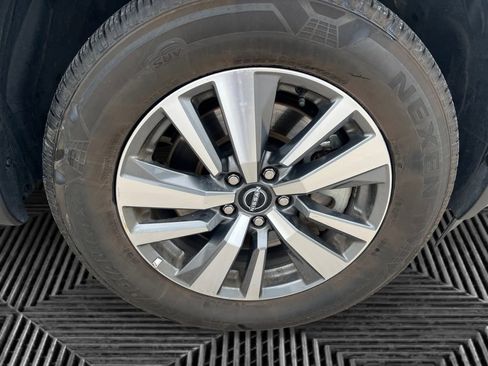 Used 2025 Nissan Pathfinder SL image 14