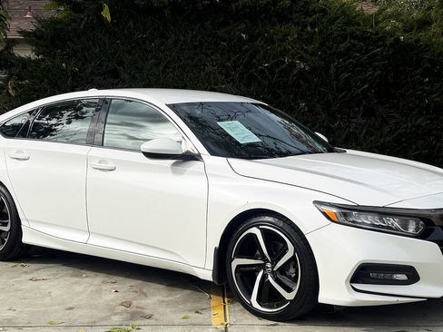 Used 2019 Honda Accord Sport image 3