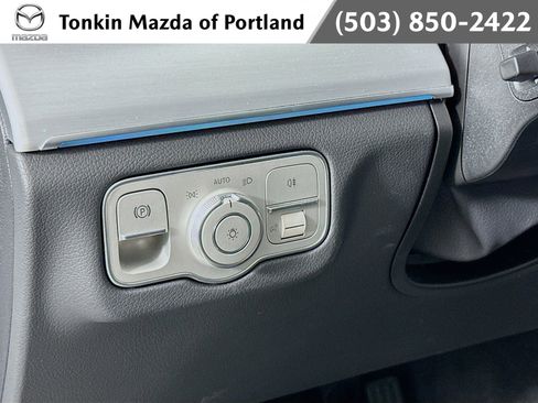 Used 2025 Mercedes-Benz GLE 450e 4MATIC image 10