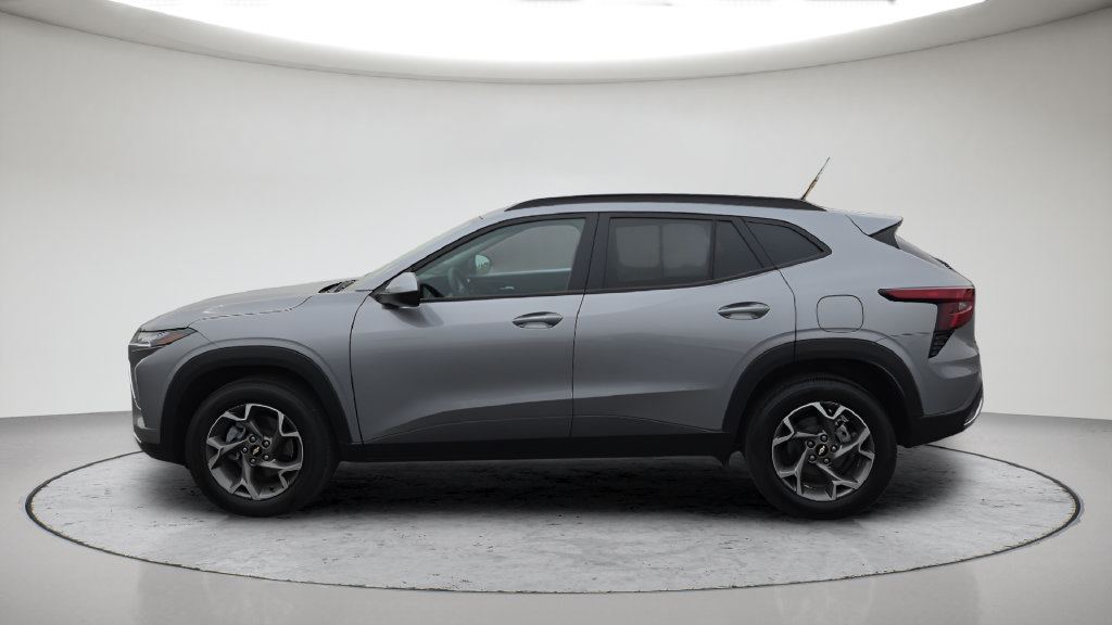 Used 2025 Chevrolet Trax LT w/ LT Convenience Package FWD image 14