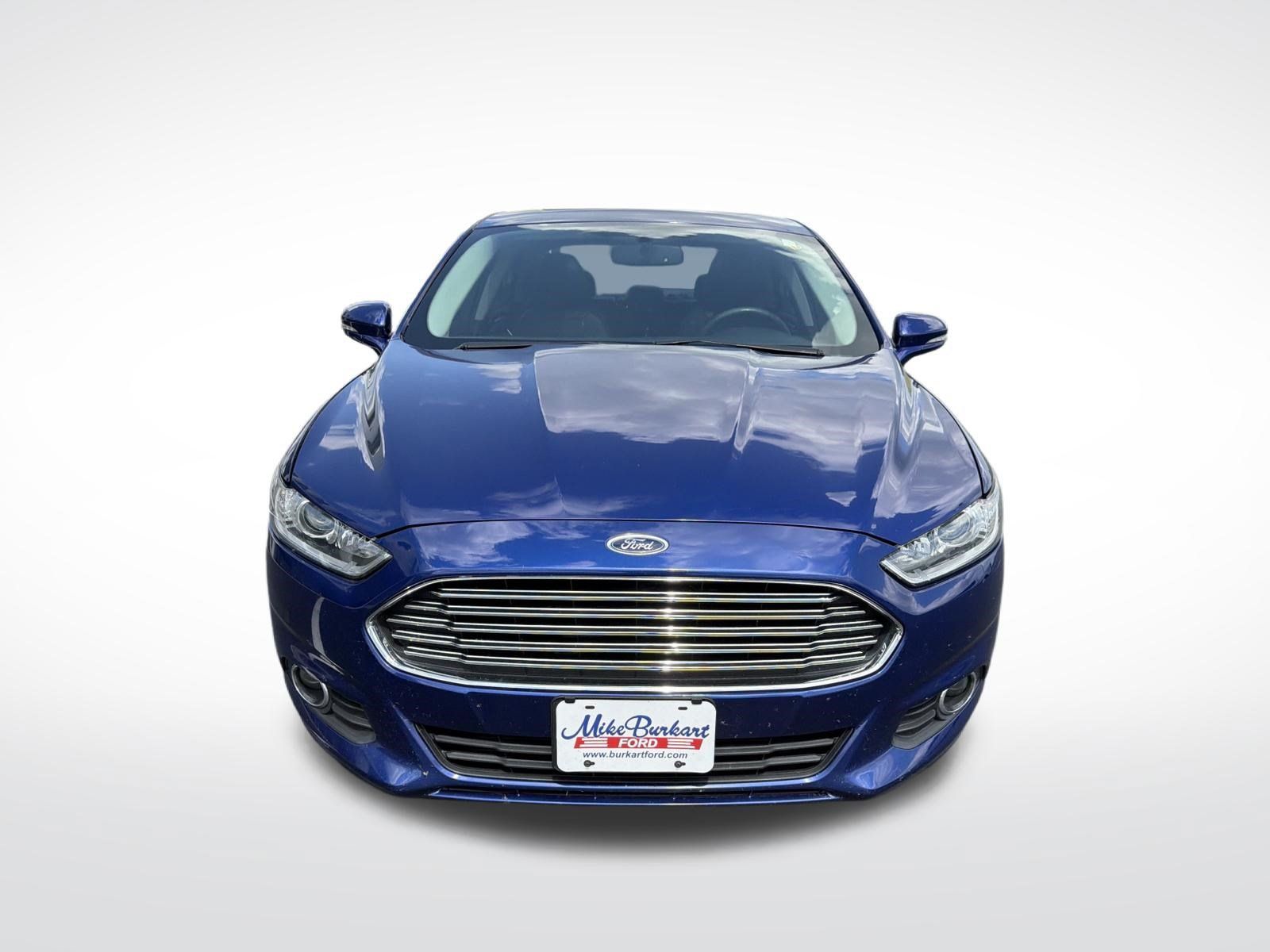 Used 2016 Ford Fusion SE w/ Equipment Group 202A FWD image 3