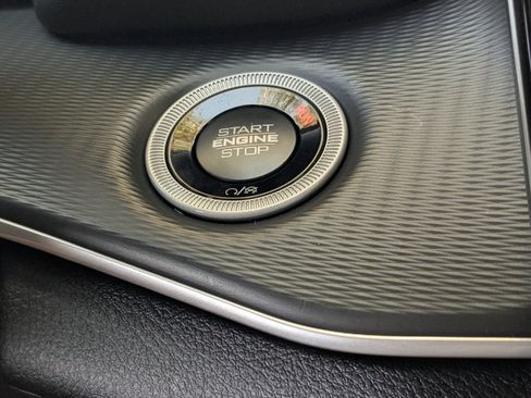 New 2025 Jeep Grand Cherokee L Laredo image 26