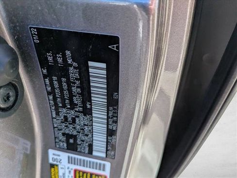 Certified 2022 Toyota Sienna Limited image 28