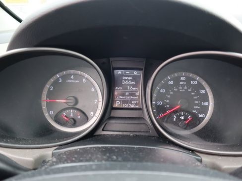 Used 2016 Hyundai Santa Fe Sport w/ Option Group 02 FWD image 17