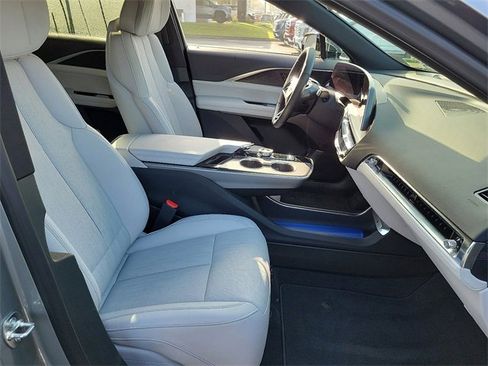 Used 2025 Cadillac Lyriq Luxury image 19