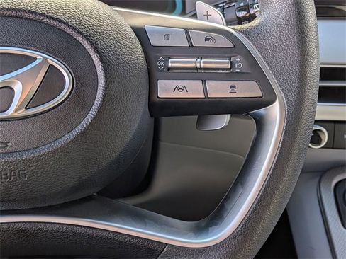 Used 2023 Hyundai Palisade SE image 16