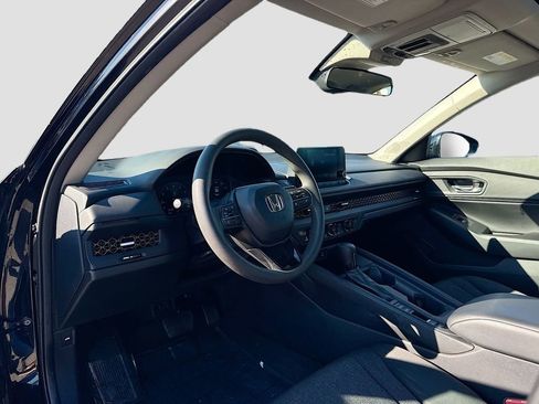 Used 2023 Honda Accord EX image 8