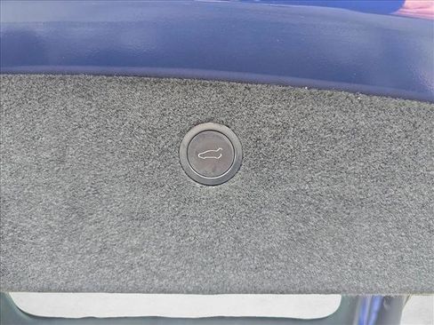 Used 2022 Tesla Model X image 13