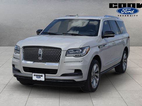 Used 2023 Lincoln Navigator Reserve RWD image 1