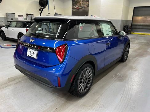Certified 2025 MINI Cooper S image 6
