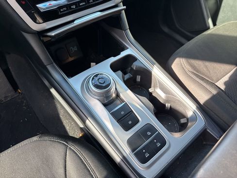 Used 2023 Ford Explorer XLT image 12