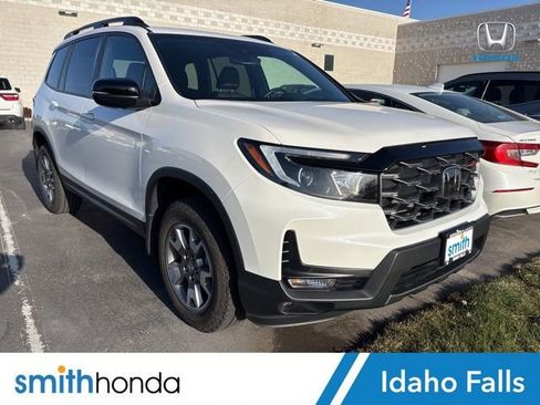 Used 2023 Honda Passport TrailSport image 1