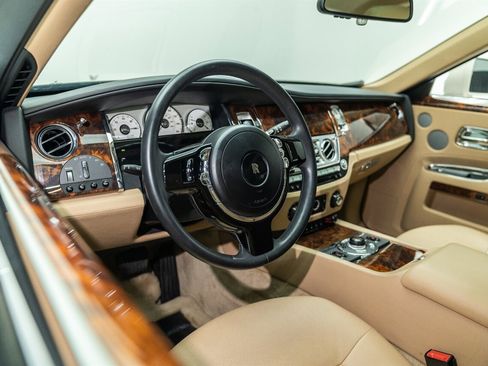 Used 2013 Rolls-Royce Ghost image 94