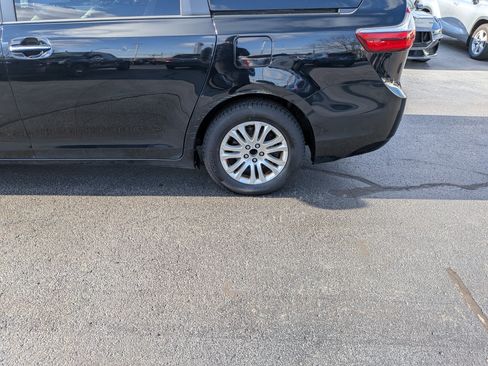 Used 2015 Toyota Sienna XLE image 8