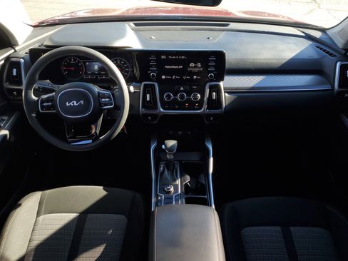 Used 2023 Kia Sorento LX image 15