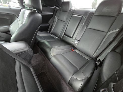 Used 2016 Dodge Challenger R/T Plus image 10