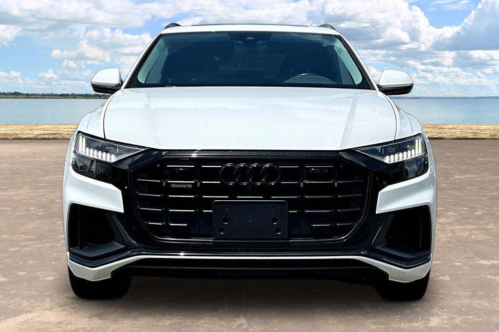Used 2020 Audi Q8 Premium Plus w/ Premium Plus Package AWD/4WD image 2