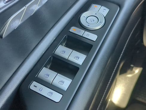 Certified 2025 Genesis GV80 3.5T Prestige image 24