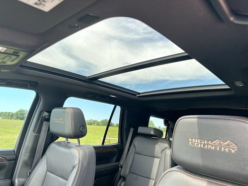 Used 2023 Chevrolet Tahoe High Country AWD/4WD image 23