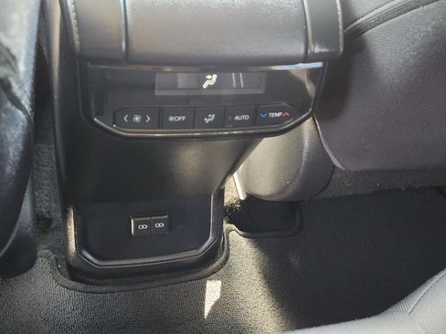 Used 2023 Toyota Highlander LE image 20