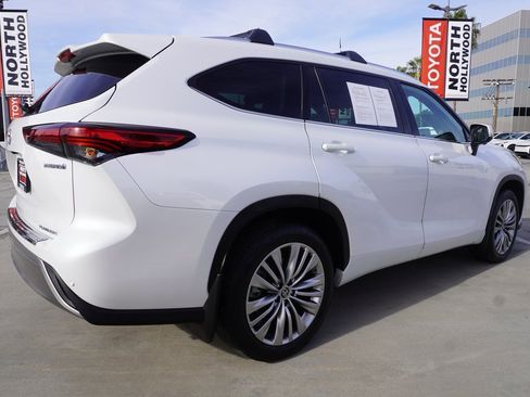 Used 2023 Toyota Highlander Platinum image 5