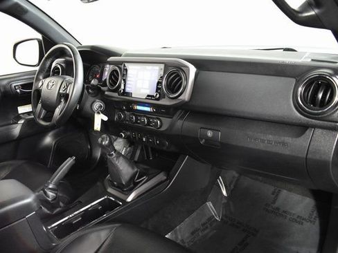 Used 2020 Toyota Tacoma TRD Off-Road w/ TRD Premium Off Road Package image 34