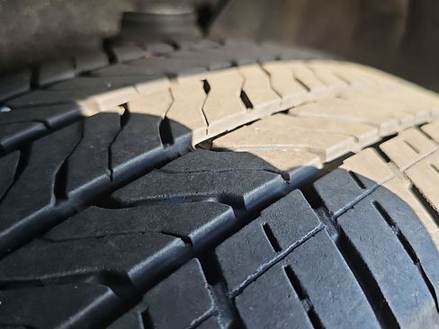 Used 2023 Chevrolet Equinox LT AWD/4WD image 11