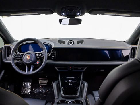 Certified 2025 Porsche Cayenne Turbo GT AWD/4WD image 11