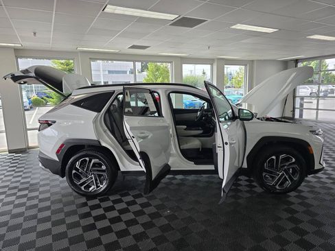 Used 2026 Hyundai Tucson Limited AWD/4WD image 17