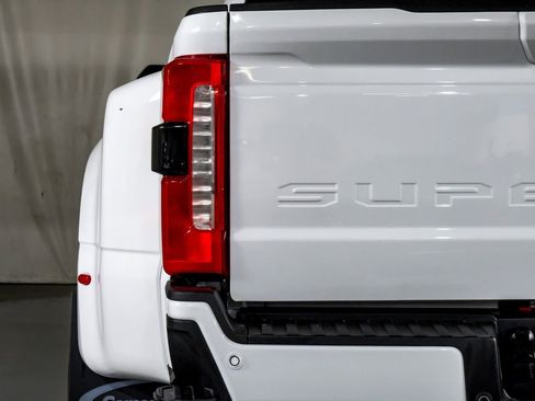 Used 2024 Ford F350 Lariat w/ FX4 Off-Road Package image 40