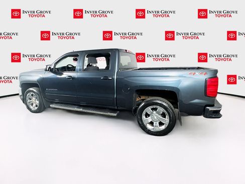 Used 2018 Chevrolet Silverado 1500 LT w/ LT Eassist Package AWD/4WD image 7
