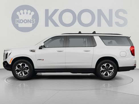 Used 2025 GMC Yukon XL AT4 w/ AT4 Premium Package AWD/4WD image 2