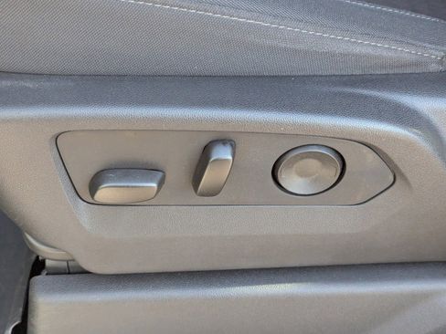 Used 2025 GMC Sierra 1500 SLE image 24