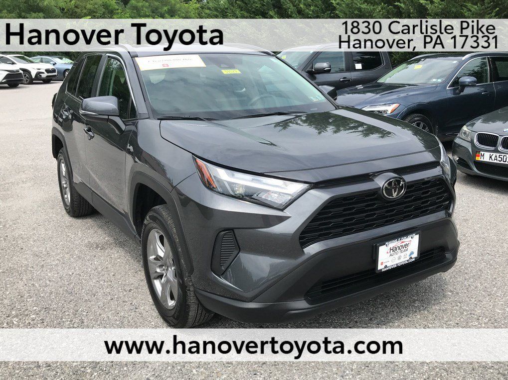 Certified 2025 Toyota RAV4 XLE AWD/4WD image 1
