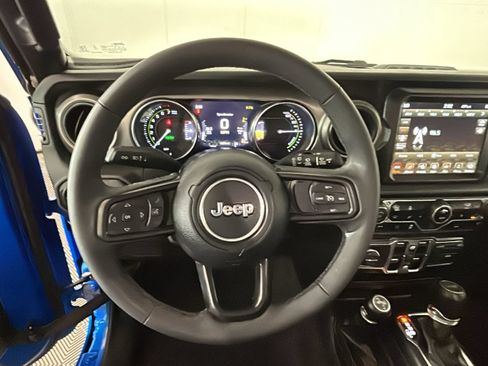 Used 2023 Jeep Wrangler Unlimited w/ Cold Weather Group AWD/4WD image 17