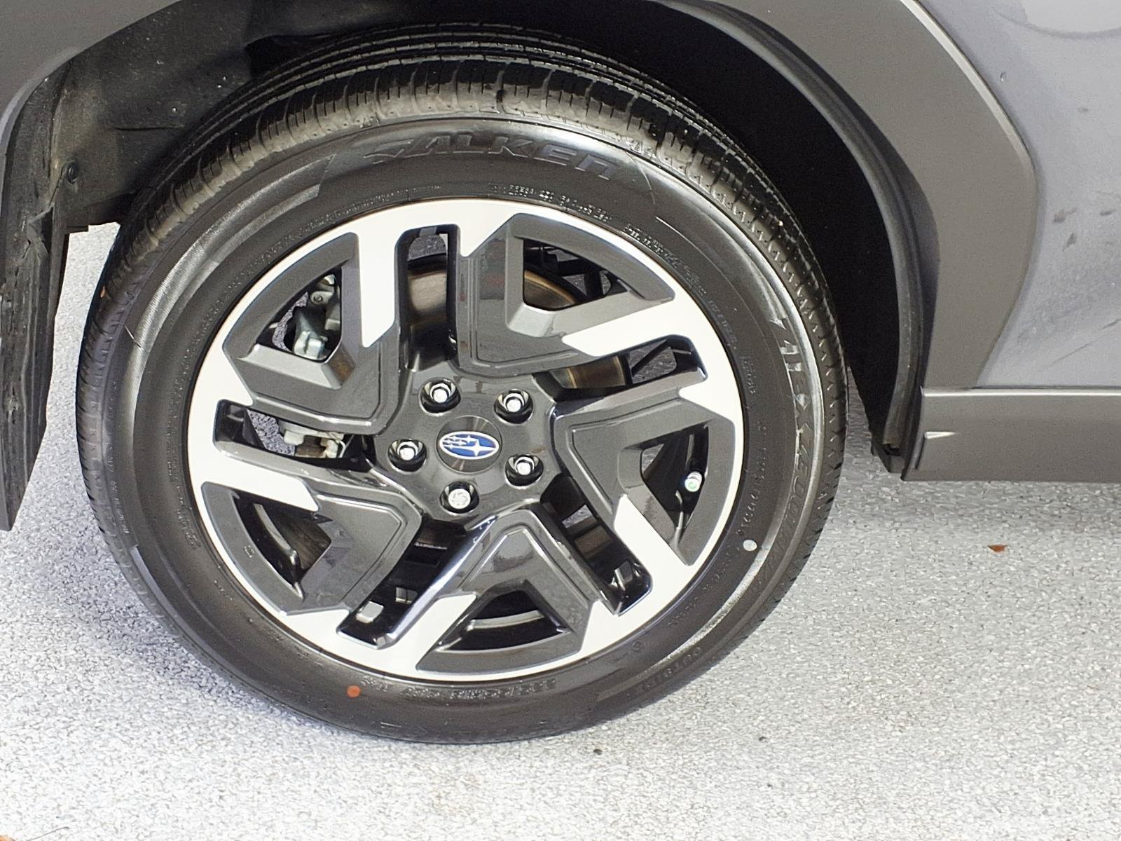 Used 2025 Subaru Forester Premium AWD/4WD image 3