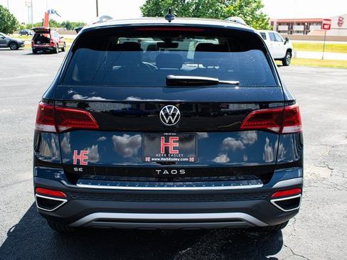 Used 2023 Volkswagen Taos SE image 4
