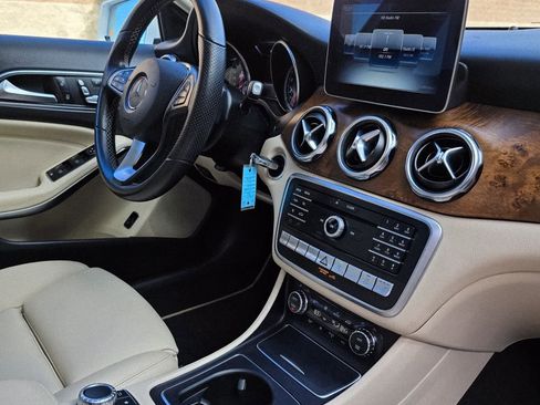 Used 2019 Mercedes-Benz GLA 250 4MATIC image 31