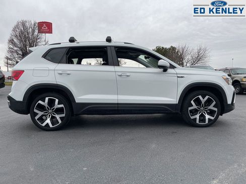 Used 2023 Volkswagen Taos SEL image 21