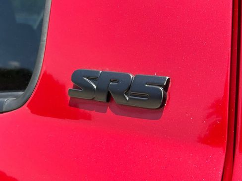 Used 2017 Toyota Tundra SR5 w/ SR5 Upgrade Package RWD image 12