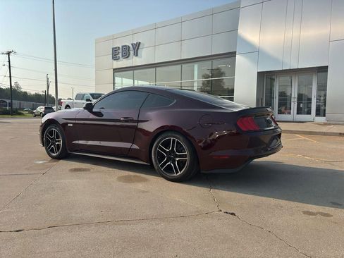 Used 2018 Ford Mustang GT image 3