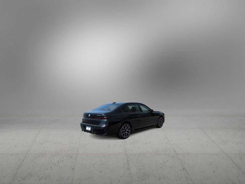 Used 2026 BMW i7 xDrive60 w/ Executive Package AWD/4WD image 8