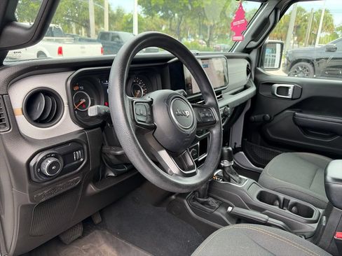 Used 2024 Jeep Wrangler Unlimited Sport AWD/4WD image 6