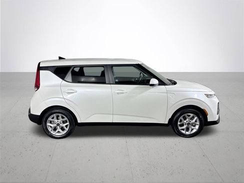Certified 2020 Kia Soul S image 6