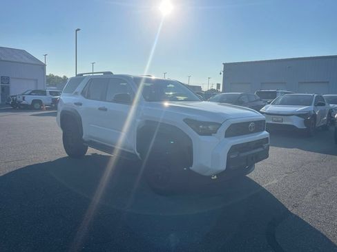 Used 2026 Toyota 4Runner TRD Off-Road Premium AWD/4WD image 7